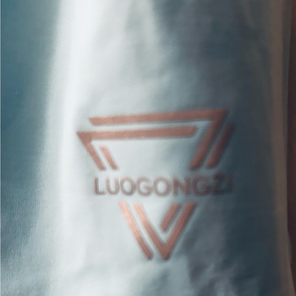 Pretty Blue Shorts w/Butterfly Ruffled Hem - Picture 5 of 5